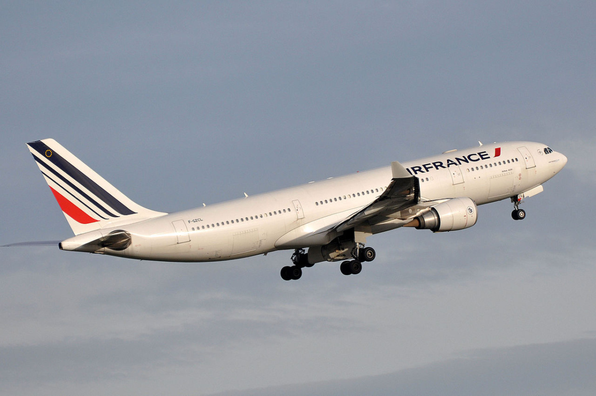 Air France A330 Suffers Pressure Leak Approaching Paris - IATA News