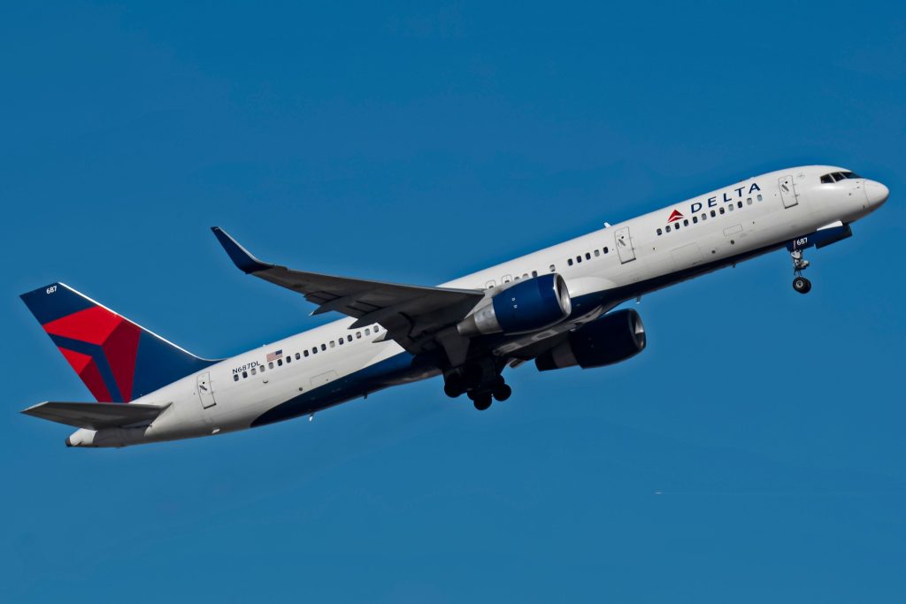 Passengers Pass Out On Delta Air Lines Flight In Las Vegas Due To Lack